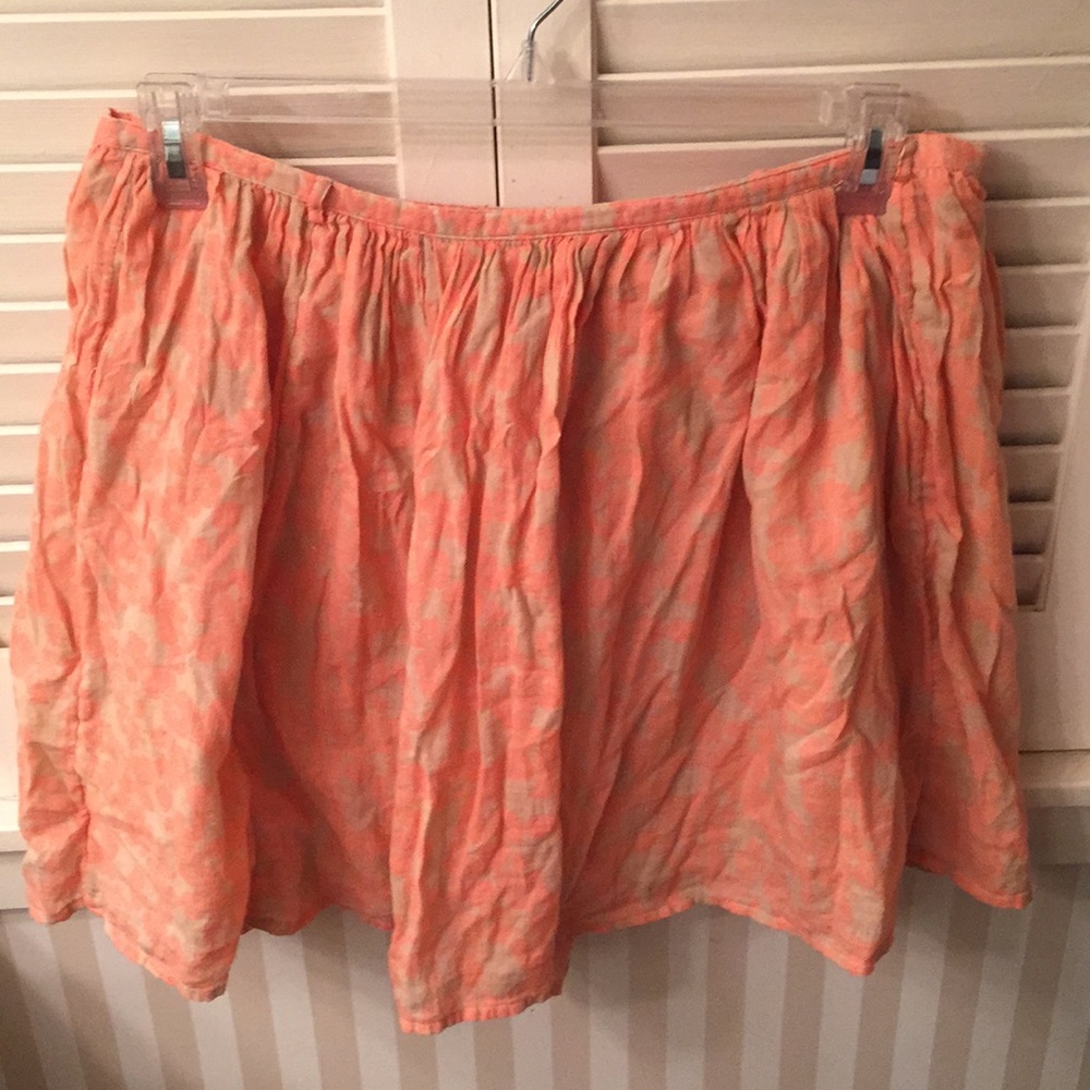 Old Navy pink and cream lined mini skirt